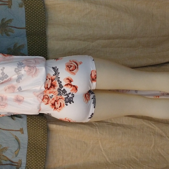 One piece dress with open front and shorts underneath - Picture 7 of 9